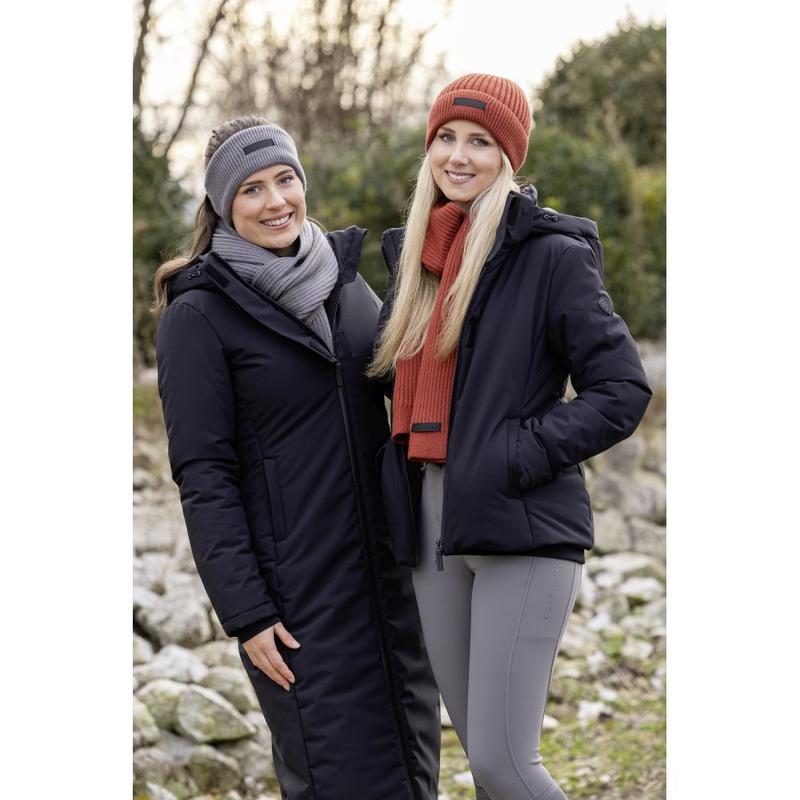 Kurtka damska zimowa Covalliero czarna 2025