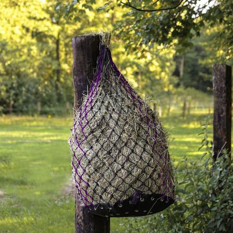 Siatka na siano z brezentem z dziurkami do moczenia siana Lovequestrian czarno-fioletowa