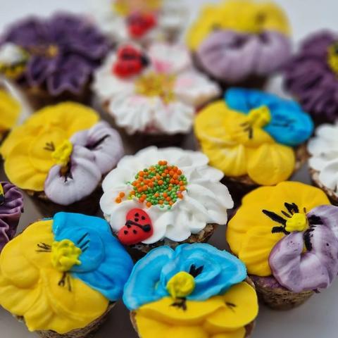 Muffinek wiosenny Końska Cukierenka