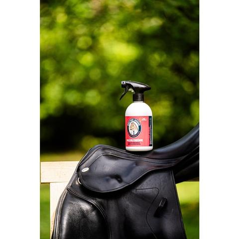 Olej w sprayu do pielęgnacji wyrobów ze skóry Doctor Horse Olejuj Skórę