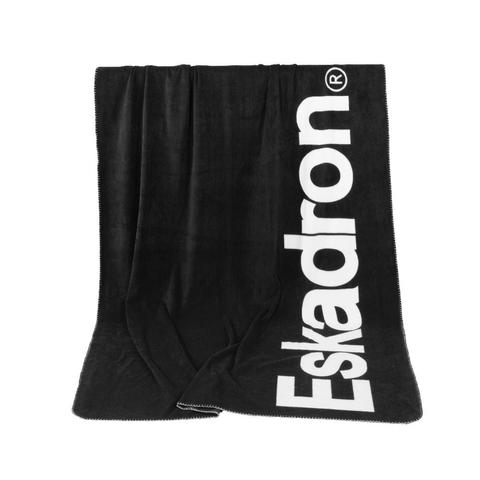 Koc Eskadron Dynamic Black, czarny 2025