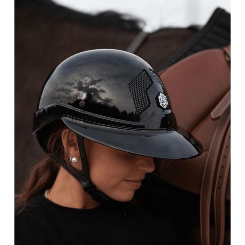 Kask Flex-on Armet z szerokim, błyszczącym daszkiem Black, czarny połysk